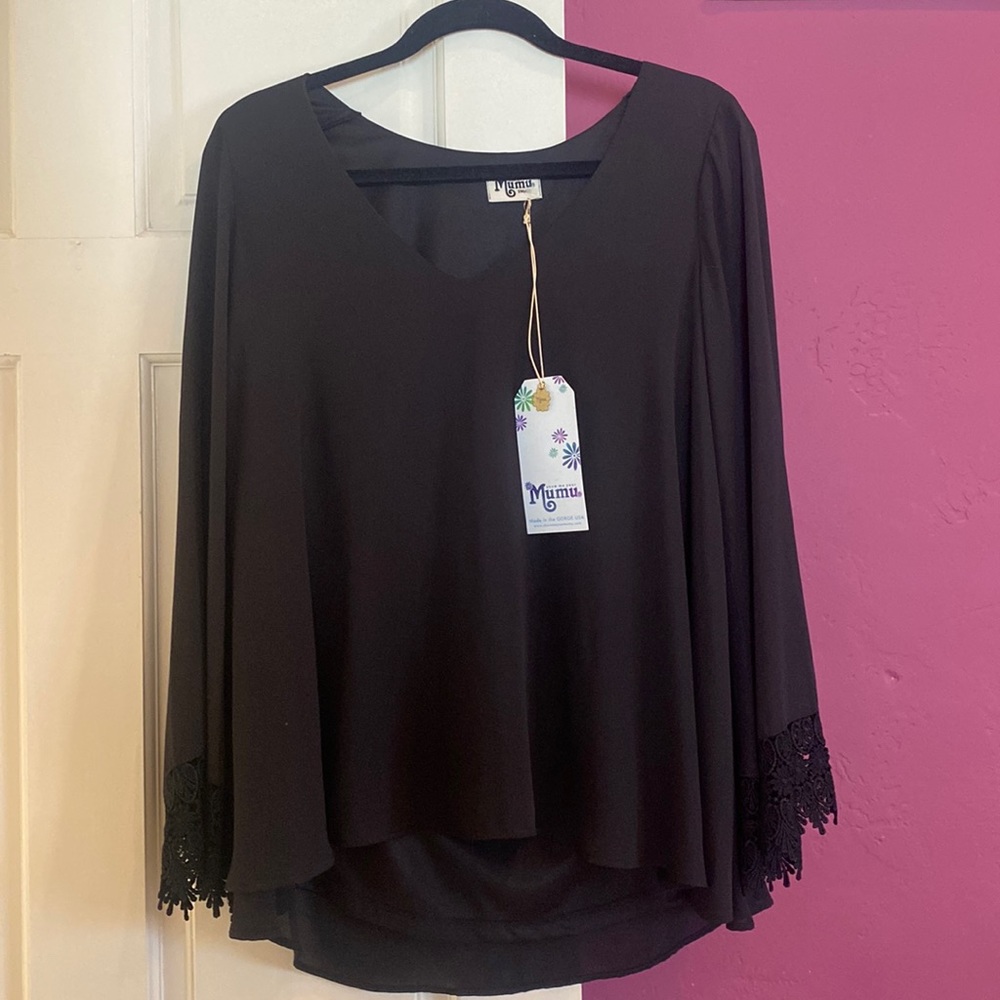 NWT SHOW ME YOUR MUMU Black blouse with lace sleeves size Small